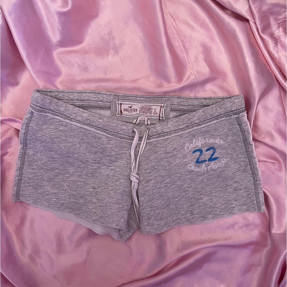 ✧♡︎🎀y2k light grey hollister shorts🎀♡︎✧